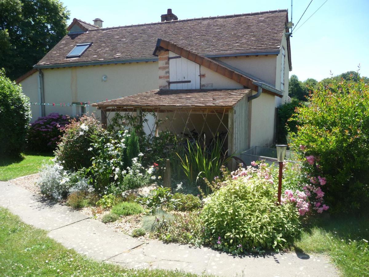 Chambre D'Hote En Vallee Du Loir - Elevage Des Rosiers Bazouges-sur-le-Loir Exterior photo